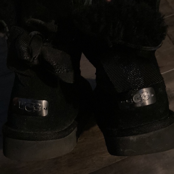 UGG Black Short Bow Boots - Picture 2 of 4